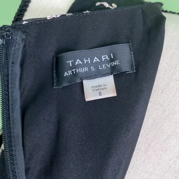 **Beautiful Tahari Dress.Black with pink embroidery & sequins.Fully lined. - Picture 5 of 5